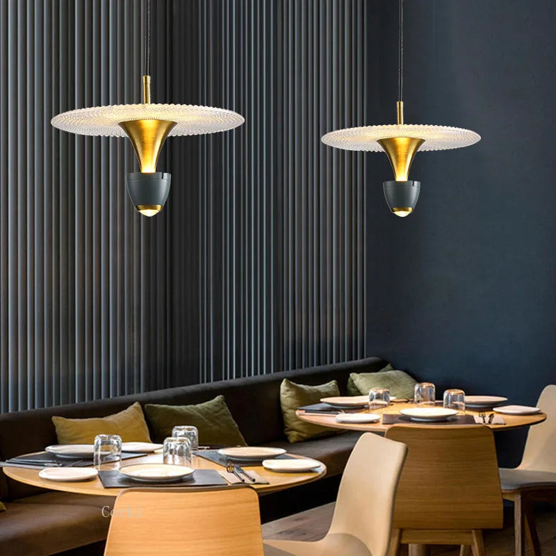 suspension moderne design ovni pour espaces intérieurs lumineux - vue 4 sur 9