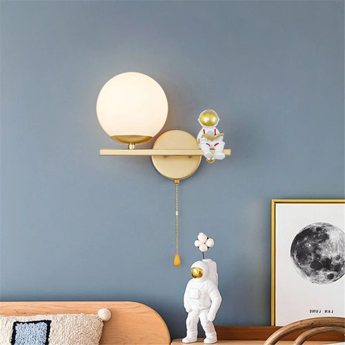 applique murale led astronaute en verre doré pour chambre enfant - vue 7 sur 8
