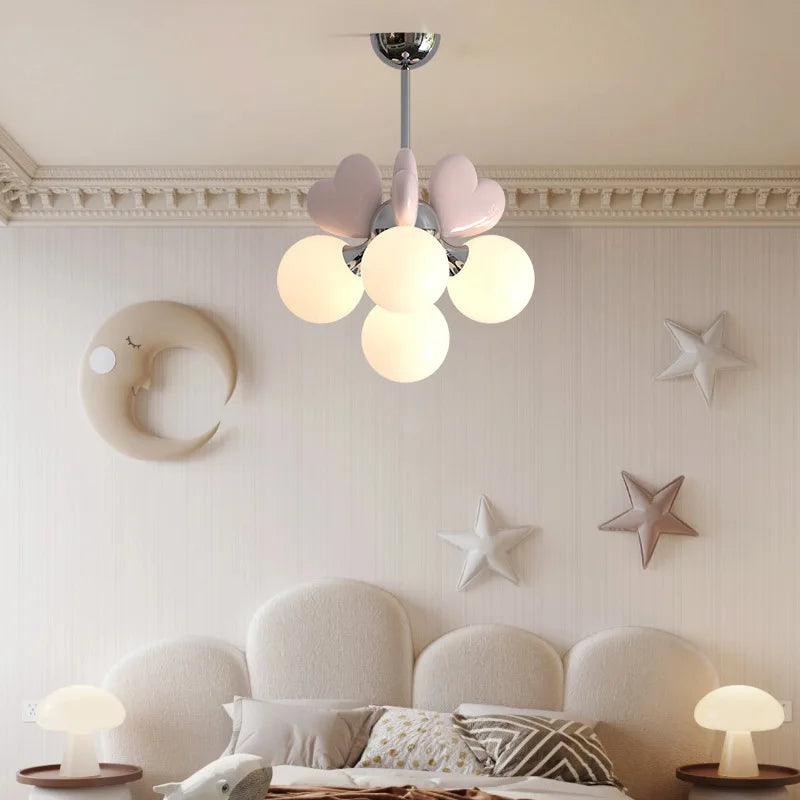 lustre de princesse avec bulle en forme de cœur pour chambre d'enfant - vue 5 sur 11