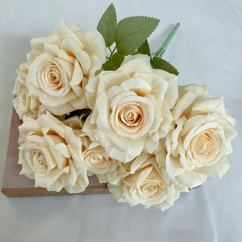 bouquet de roses artificielles en soie pour décoration festive - vue 16 sur 15