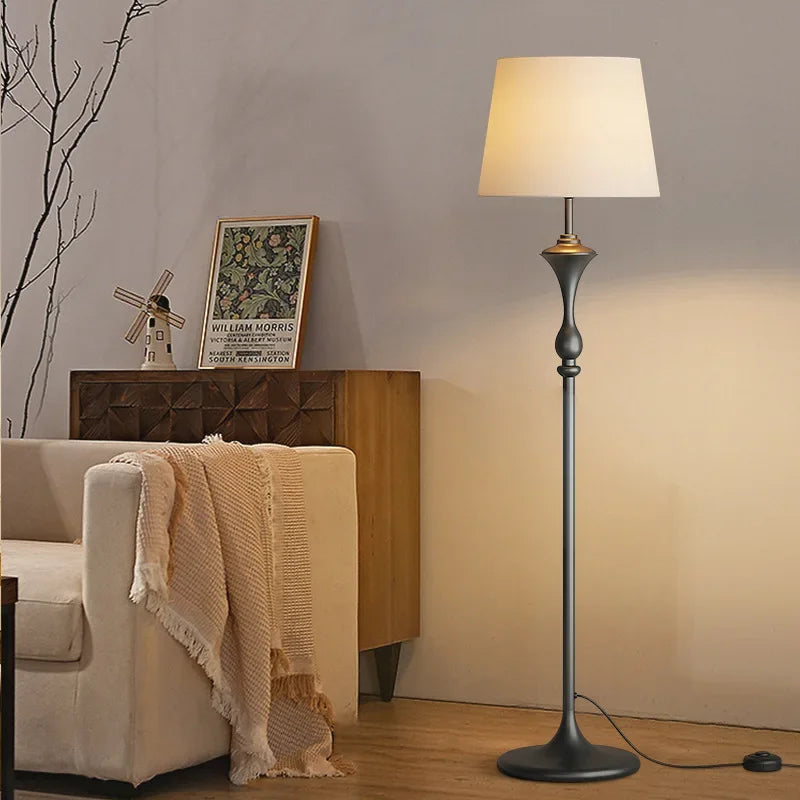 Integrated Floor Lamp with Storage Rack, Coffee Table, LED Living Room Sofa, Bedroom Corner, American Retro Floor Lamp - vue 3 sur 8