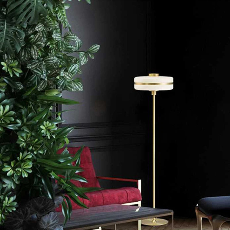 Suspension design nordique en or - vue 5 sur 10