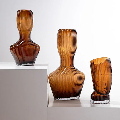 sculpture en verre abstraite avec rayures décoratives pour décoration intérieure - vue 2 sur 15