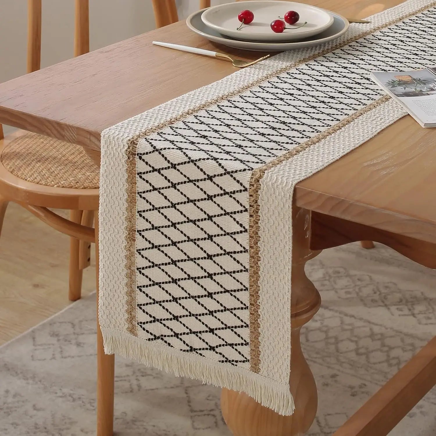 Chemin de table bohème coton lin géométrique pompons - vue 3 sur 7