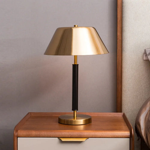 Nordic Copper Table Lamp with Changeable Bulb Led Desk Light for Bedroom Living Room - vue 3 sur 7