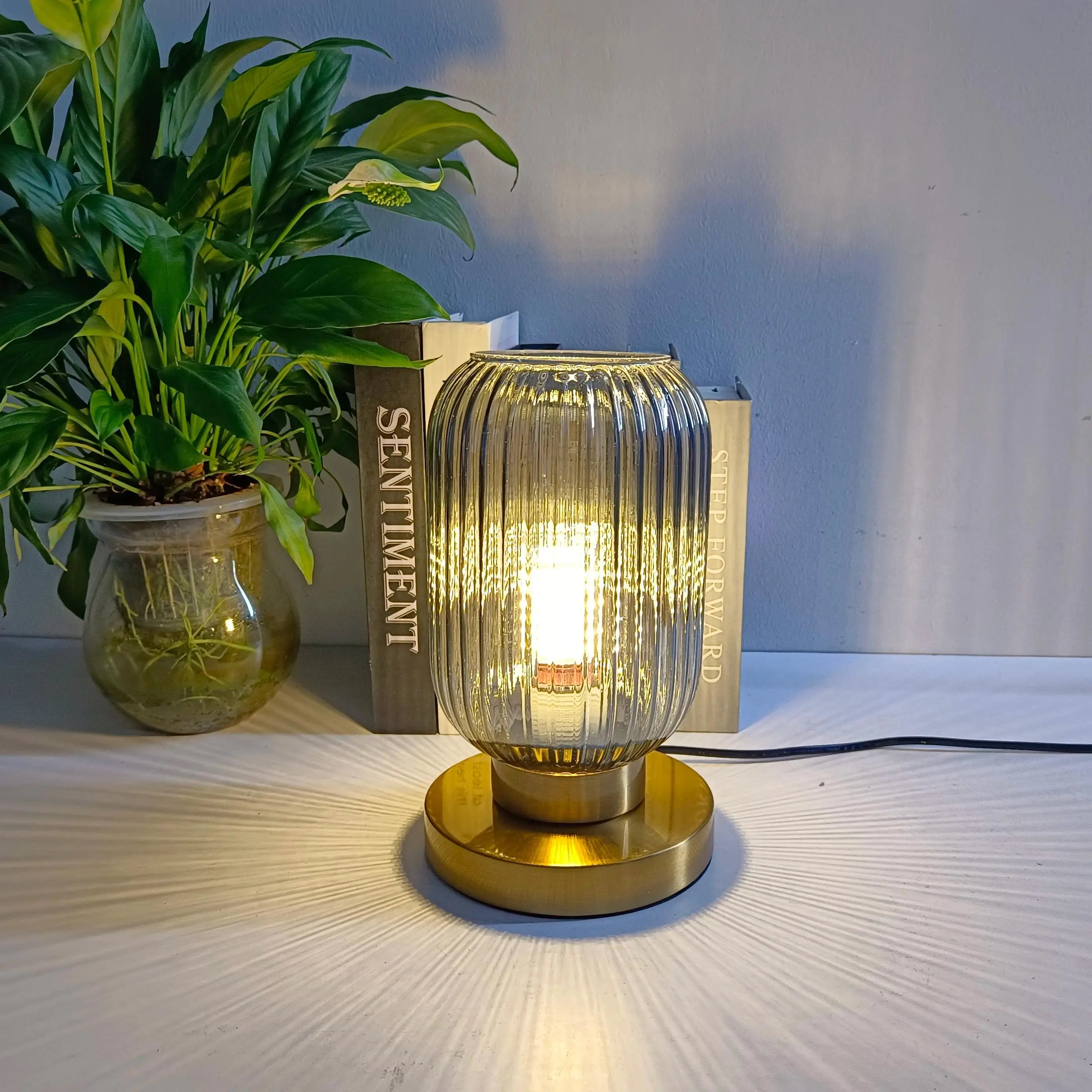 Lampes de table en verre de citrouille nordique étude chambre chevet décor lampe de bureau salon moderne blanc bleu ambre gris fumé Lumi - vue 3 sur 14