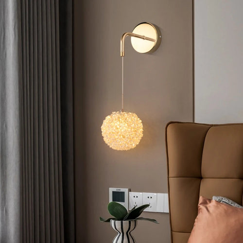 applique murale en cristal et métal doré design élégant pour intérieur moderne - vue 3 sur 10