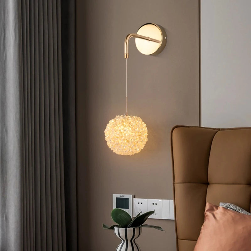 applique murale en cristal et métal doré design élégant pour intérieur moderne - vue 2 sur 10