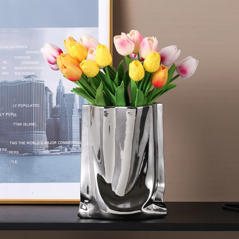 vase en céramique avec volants argentés pour fleurs décoratives - vue 3 sur 12