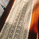 Chemin de table dentelle crochet bohème écru pompons
