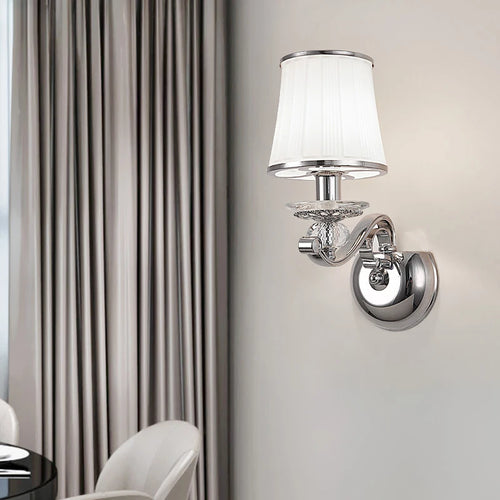 lustre chromé moderne à abat-jours blancs - vue 7 sur 16