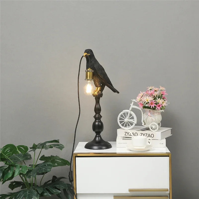 lampe de bureau en résine moderne forme d'oiseau avec bec doré - vue 5 sur 7
