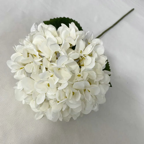 bouquet d'hortensias artificiels en soie pour décoration et événements - vue 12 sur 19
