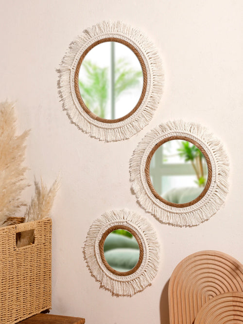 miroir suspendu en macramé décoratif avec pompons tissés - vue 4 sur 14