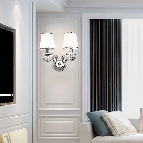 lustre chromé moderne à abat-jours blancs - vue 6 sur 16