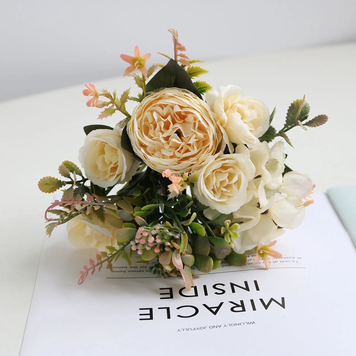 bouquet de fleurs artificielles pour décoration mariage et événements - vue 7 sur 11