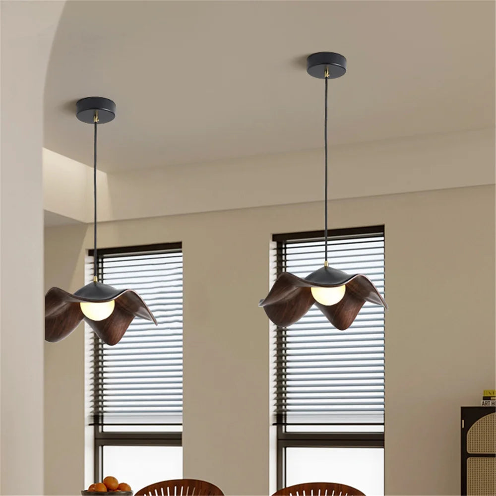 suspension en fer et bois style cottage nordique pour restaurant et loft - vue 4 sur 8