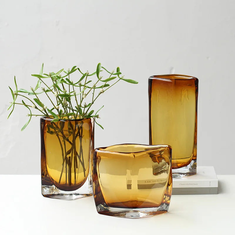 vase en verre émaillé à bouche carrée pour décor floral - vue 2 sur 9