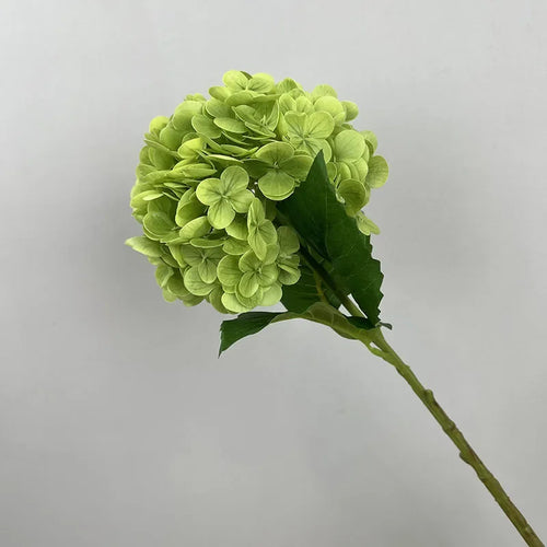 décoration de mariage fleurs artificielles hortensias et roses rouges - vue 14 sur 15