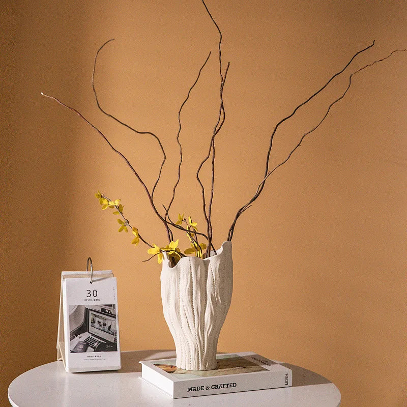 vase en céramique artisanat abstrait pour décoration florale - vue 3 sur 13