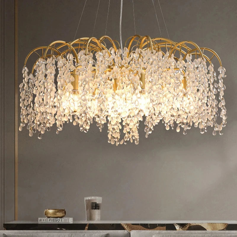 lustre en cristal doré pour un éclairage luxueux intérieur - vue 3 sur 11