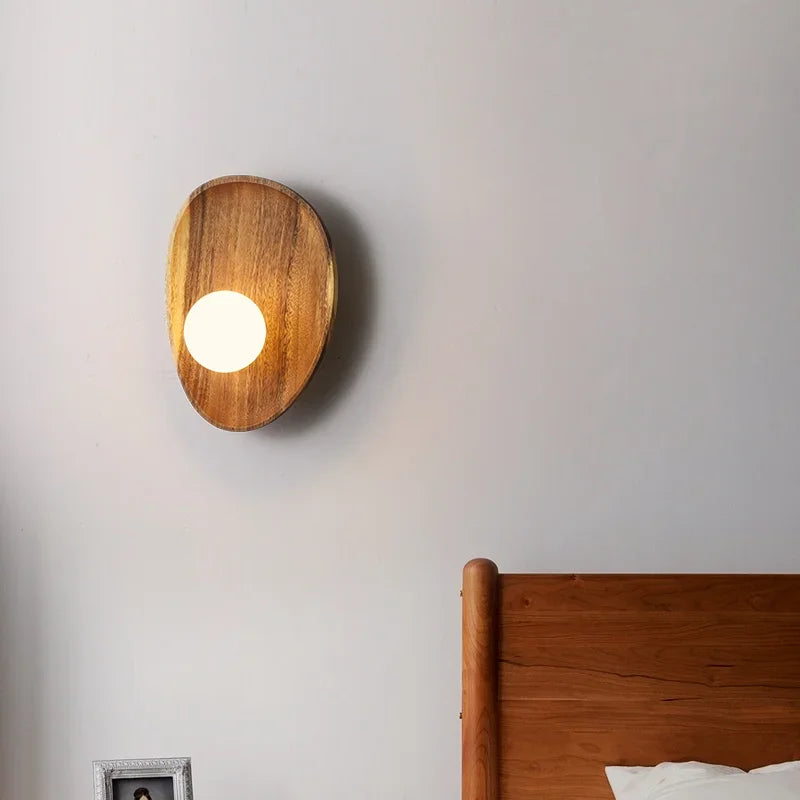 applique murale en bois naturel avec abat-jour en verre vintage - vue 3 sur 8