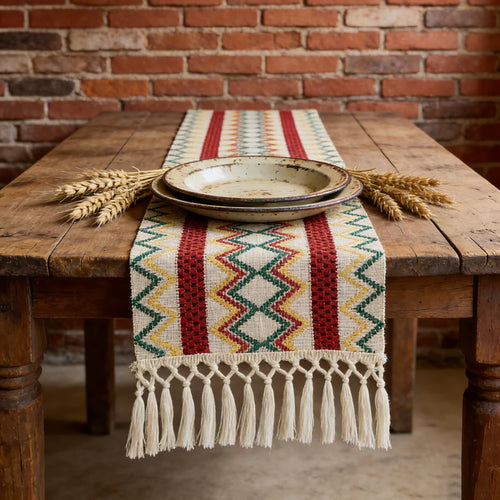 Chemin de table bohème motif aztèque à pompons - vue 7 sur 7