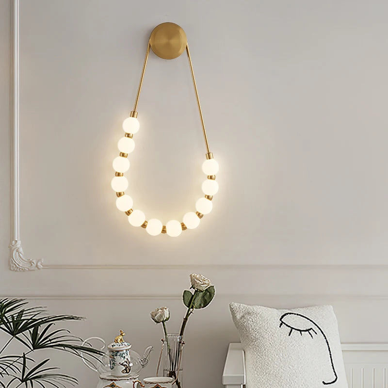 Modern Decorative Art Necklace LED Wall Lamp White Acrylic Ball Lamp for Living Room, Sofa, Bedside, Corridor - vue 1 sur 14
