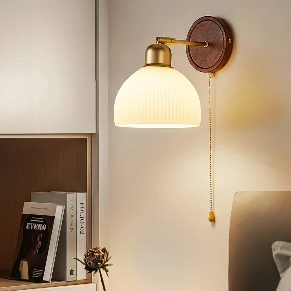 applique murale nordique en verre avec interrupteur décoratif en bois - vue 1 sur 7