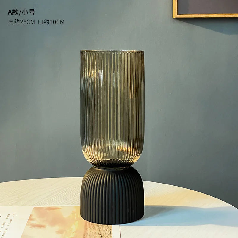 vase en verre rayé pour arrangement floral élégant - vue 9 sur 9