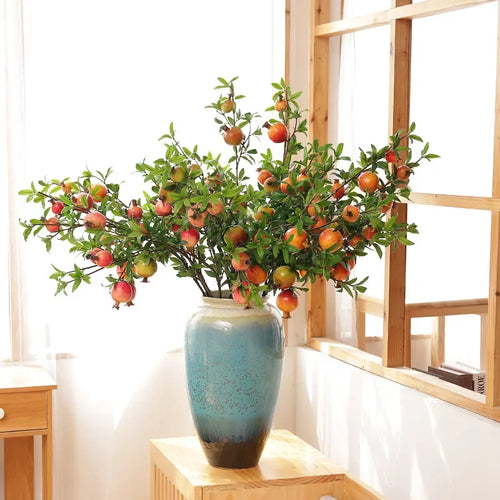 décoration de jardin avec grenades artificielles et plantes vertes - vue 2 sur 6