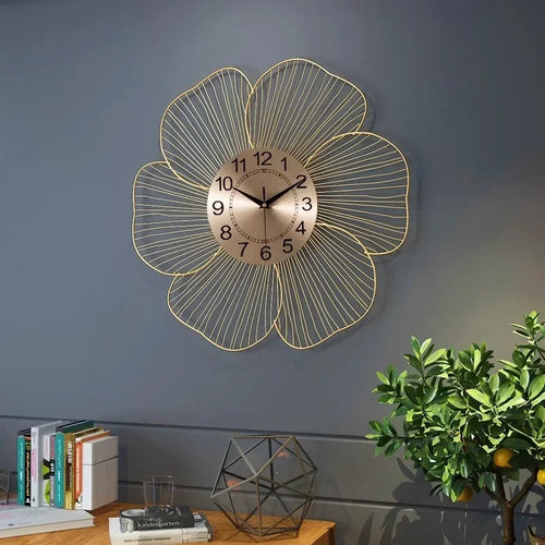 horloge murale design en métal pour intérieur moderne et épuré - vue 2 sur 8