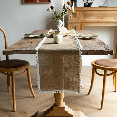 Chemin de table toile de jute beige pompons - vue 6 sur 7