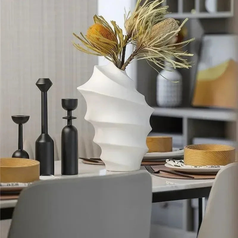 bougeoir en bois noir style nordique décoration artistique pour intérieur - vue 3 sur 11