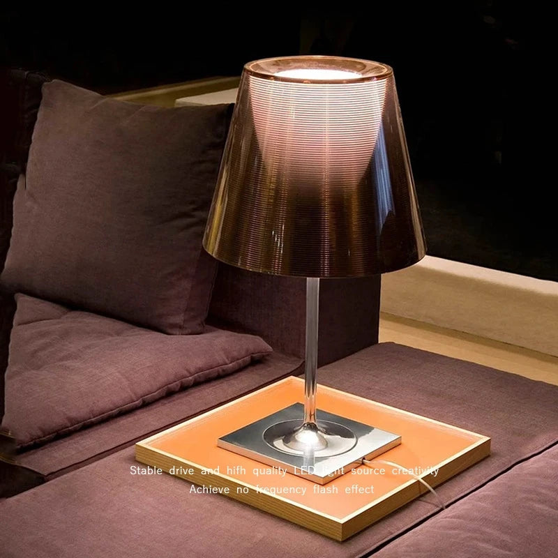lampe à poser moderne en acrylique au design italien élégant - vue 5 sur 9