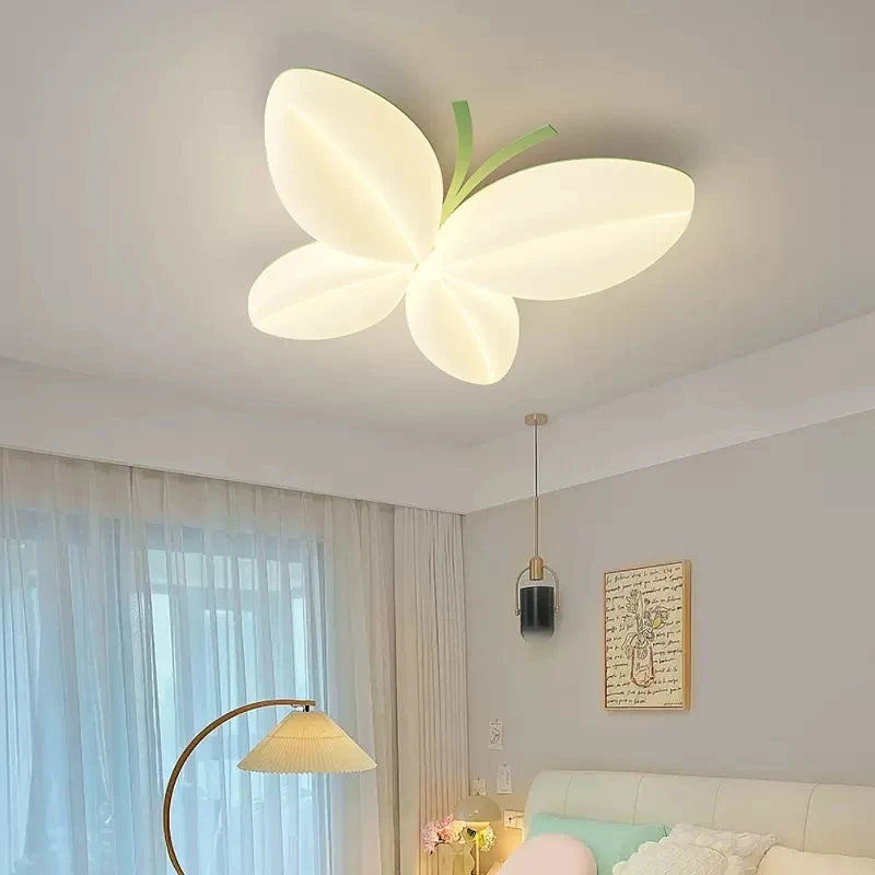 plafonnier créatif papillon pour chambre de petite fille - vue 3 sur 11