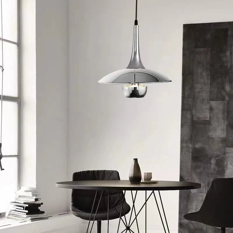 suspension soucoupe volante design pour espaces commerciaux et bars - vue 4 sur 18