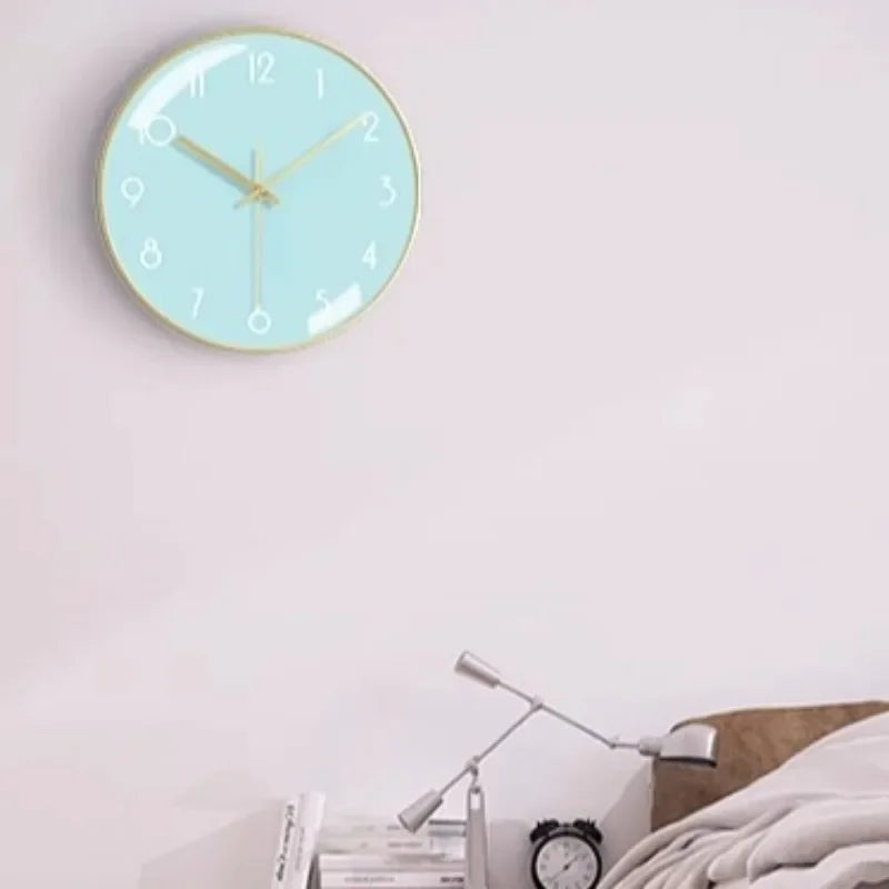 horloge murale moderne en métal esthétique et silencieuse - vue 4 sur 17