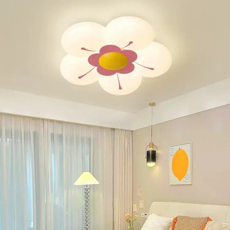 plafonnier romantique pour chambre de petite fille fleurie et chaleureuse - vue 4 sur 16
