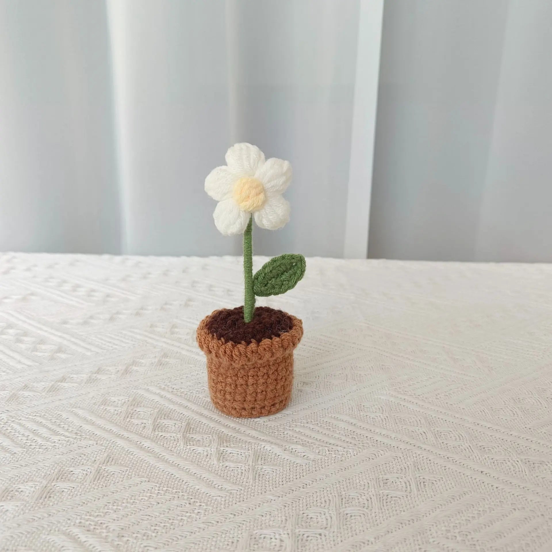 plante en pot tricotée à la main pour cadeau décoratif de saint valentin - vue 7 sur 19