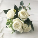 petit bouquet de fleurs artificielles pour décorations printanières et festives