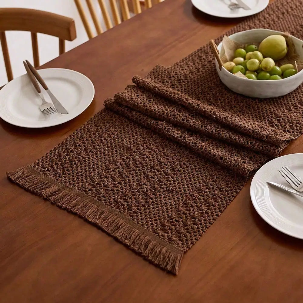 Chemin de table bohème nordique tissé avec pompons