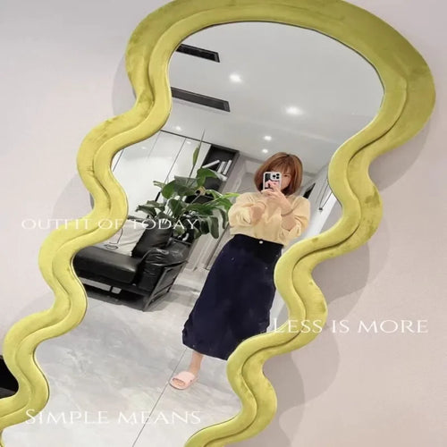 miroir ondulé design moderne pour un espace chic et funky - vue 12 sur 11