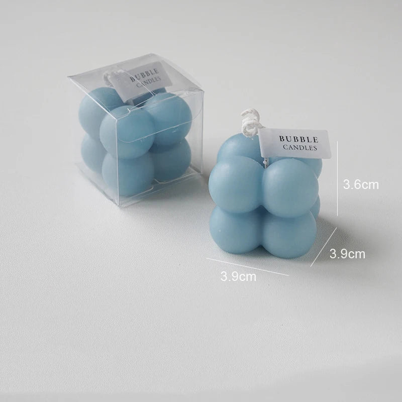 petite bougie cube parfumée en cire de soja fait main - vue 14 sur 17