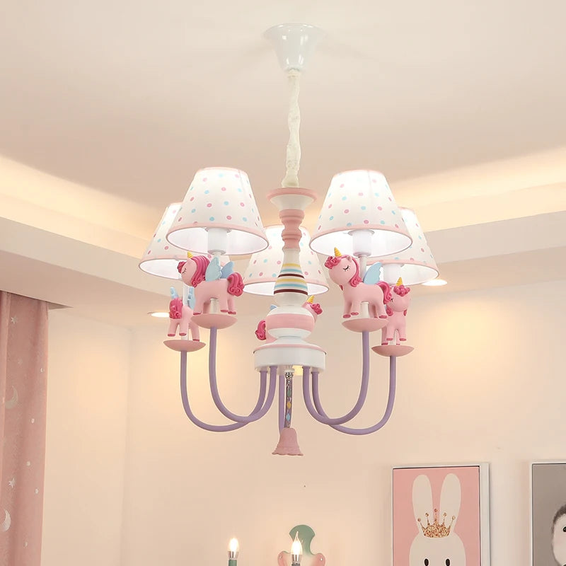lustre romantique en tissu et résine pour enfant - vue 3 sur 6