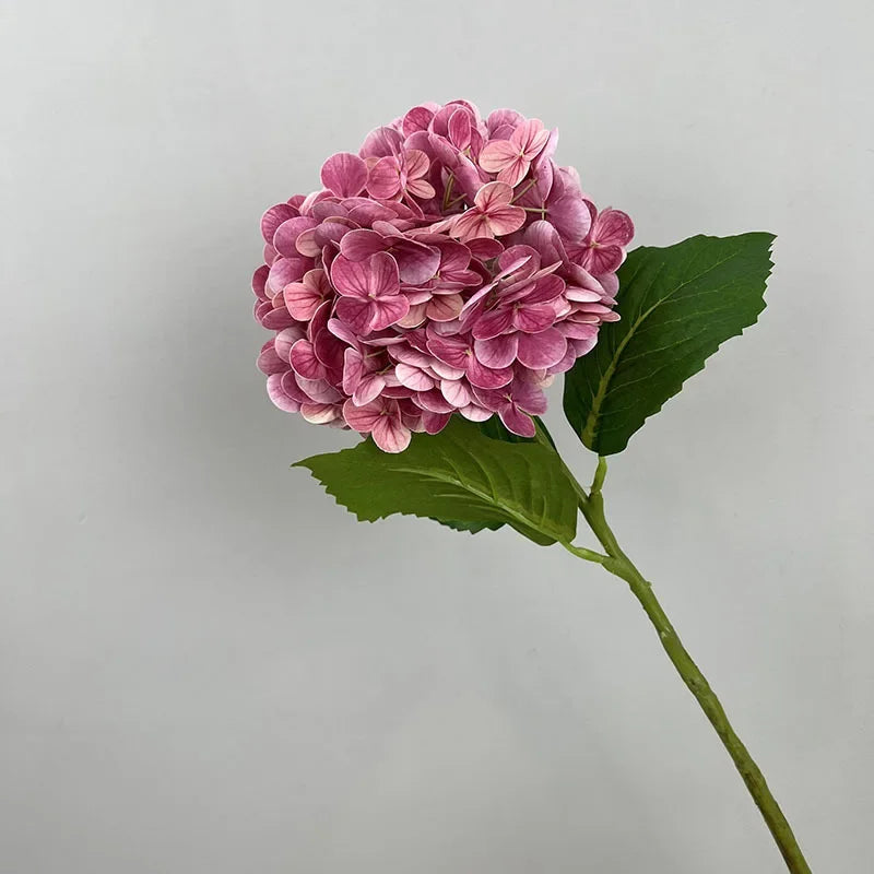 décoration de mariage fleurs artificielles hortensias et roses rouges - vue 11 sur 15