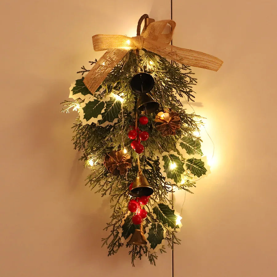 couronne de noël décoration de porte avec baies et cloches - vue 2 sur 8
