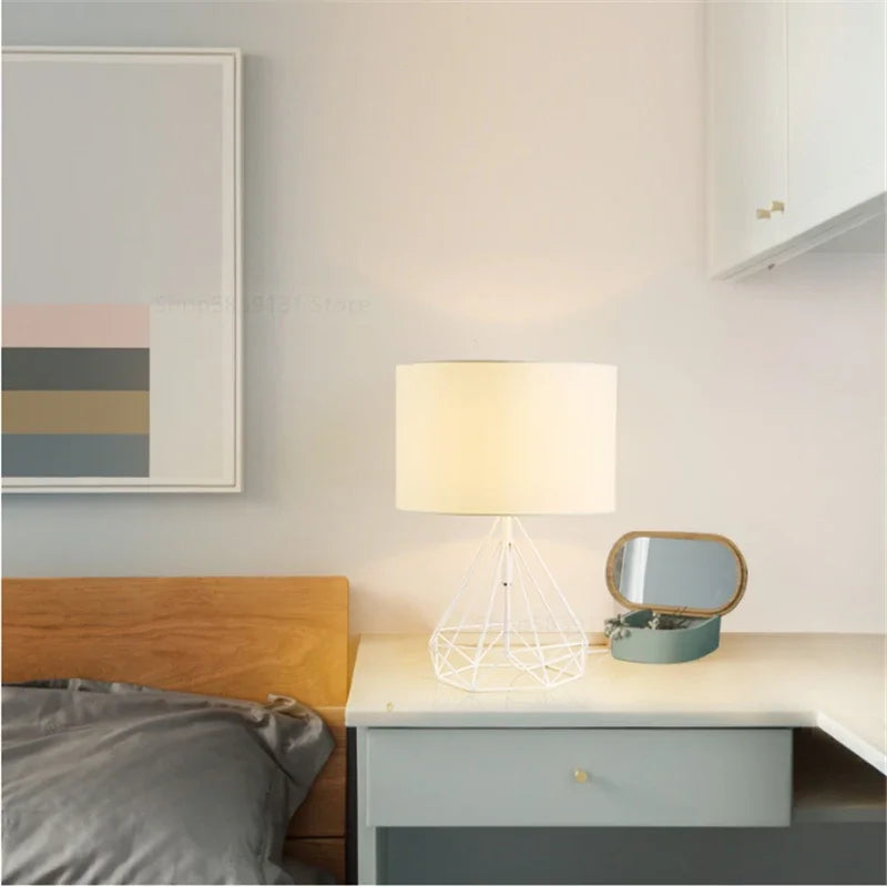 lampe à poser géométrique rétro nordique pour décoration créative - vue 5 sur 10