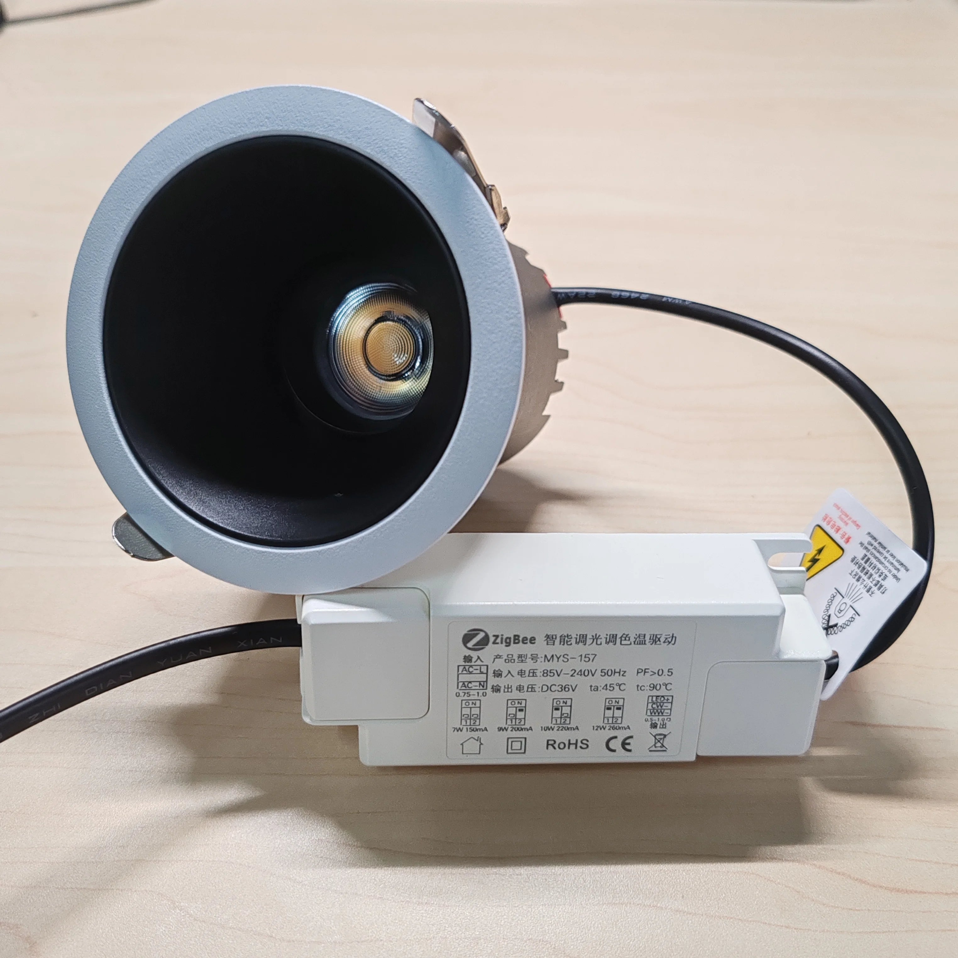spot led cob zigbee intensité variable en aluminium - vue 6 sur 17
