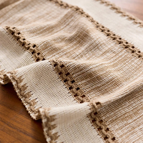 Chemin de table bohème macramé kaki à pompons - vue 6 sur 7